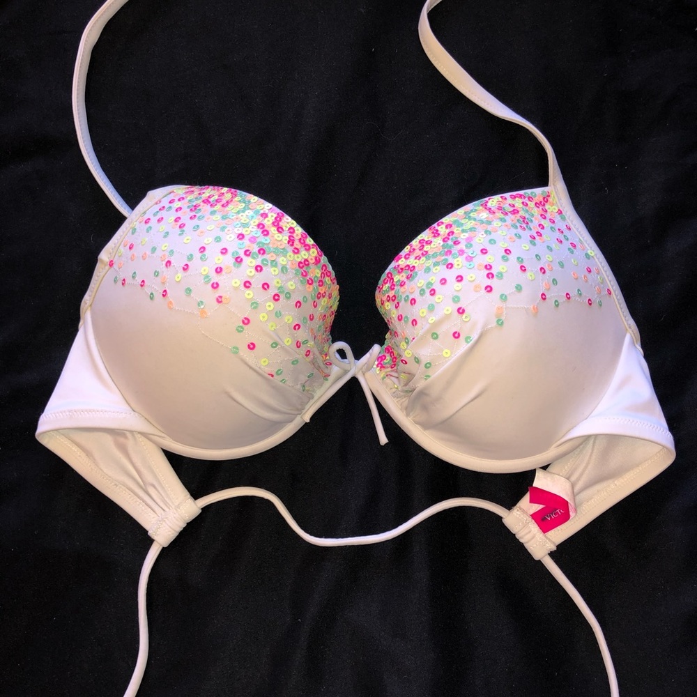 Victoria’s Secret bikini